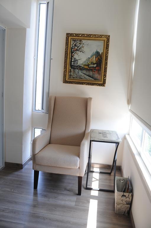 The Central Suites Nicosia Room photo